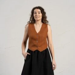 Elegant Linen Waistcoat Ava -Menique Ava Almond Brown Sophia Black 2