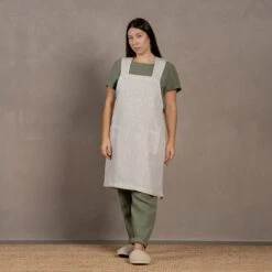 Linen Gardening Apron -Menique EZ 04933 7697941e 7d17 4c99 9954 68a2a84adcf9