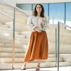 Off Shoulder Blouse With Ruffles Jessica -Menique Jessica Top Natural Evelyn Skirt Almond Brown 2