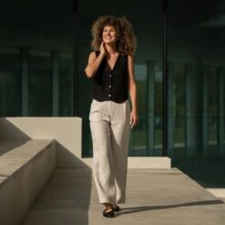 Elegant Linen Waistcoat Ava -Menique Linen Vest Ava Black 1 1