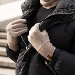 Men's Knit Gloves Merino -Menique Mens knit gloves creamy beige 3